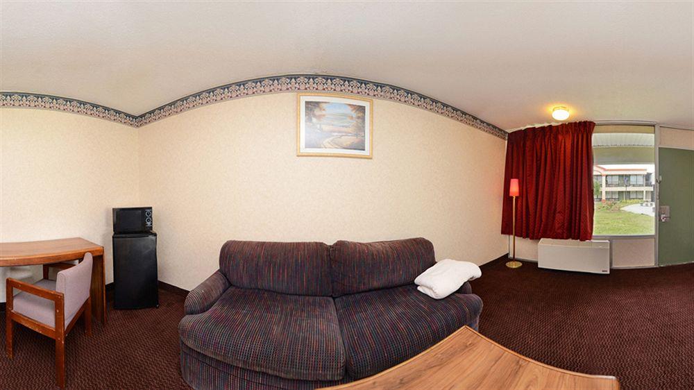 Red Carpet Inn & Suites Carneys Point/Wilmington Εξωτερικό φωτογραφία