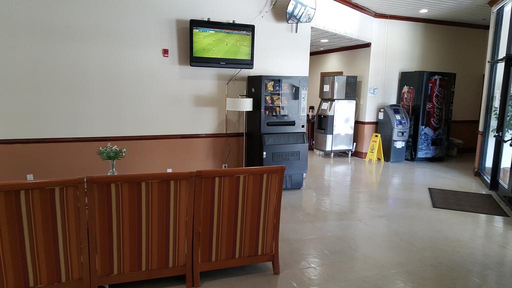 Red Carpet Inn & Suites Carneys Point/Wilmington Εξωτερικό φωτογραφία