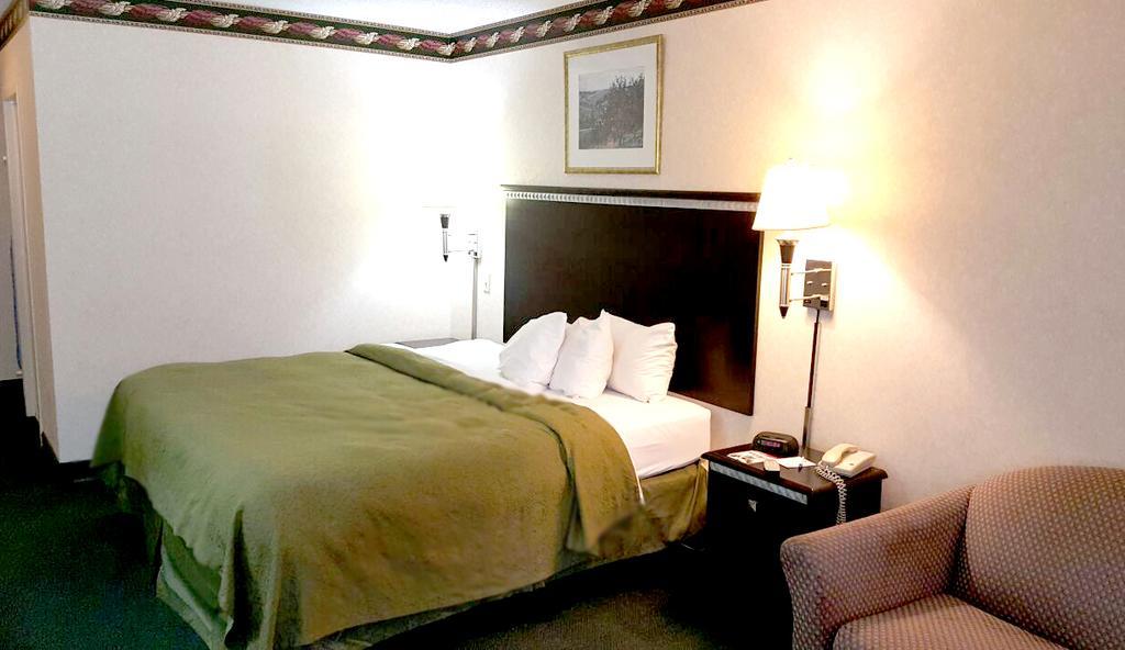 Red Carpet Inn & Suites Carneys Point/Wilmington Εξωτερικό φωτογραφία