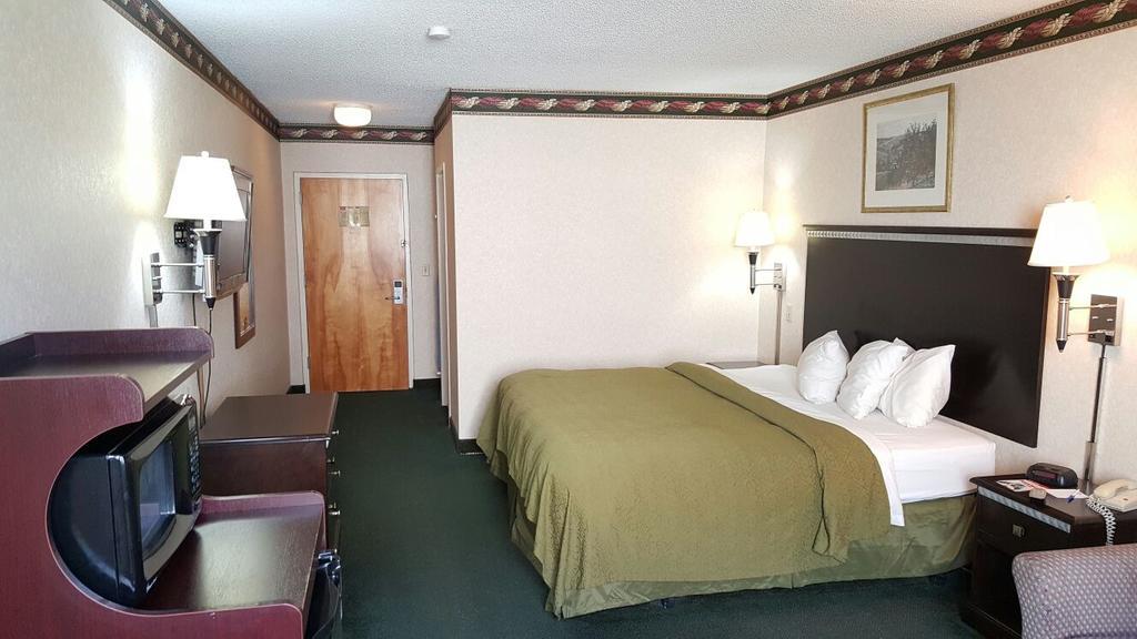 Red Carpet Inn & Suites Carneys Point/Wilmington Εξωτερικό φωτογραφία